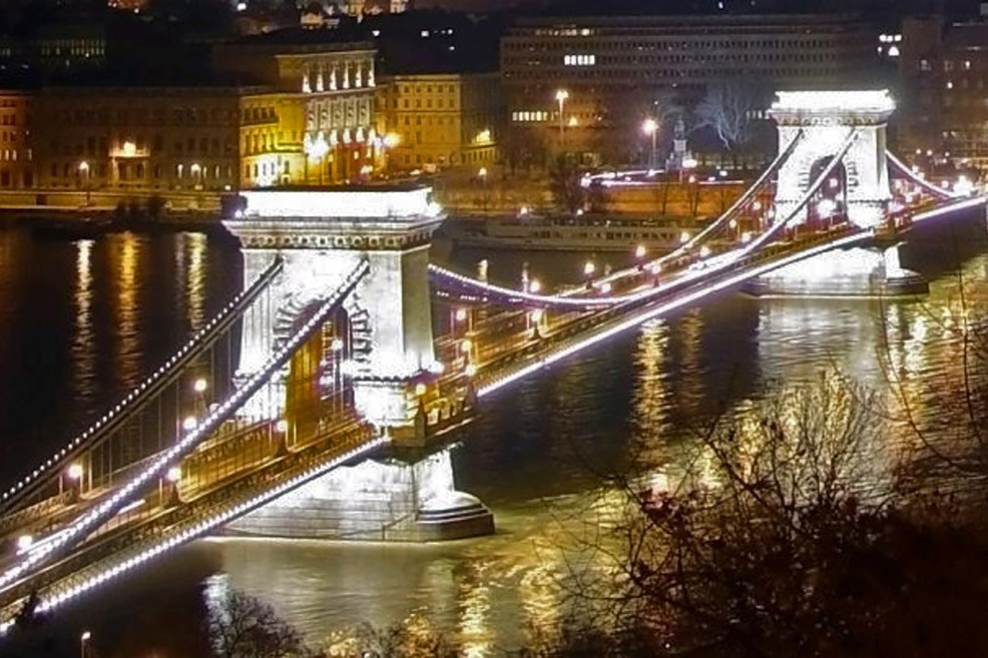 Széchenyi Chain Bridge [POI]