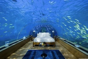 Cum ar fi sa dormi in camera asta?