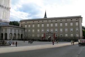 Palatul Residenz Salzburg vazut de la exterior